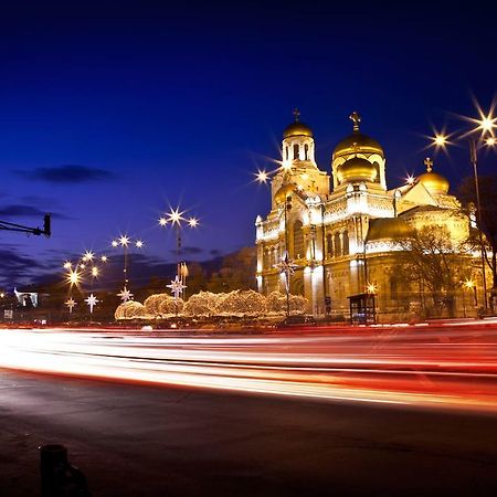 Cathedral Guesthouse Varna Exterior foto